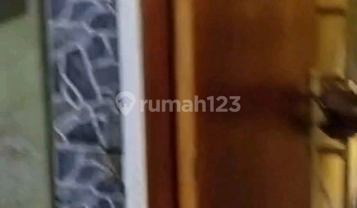 Jual Cepat dan Murah Rumah Kost 2 Lantai Dekat Kampus