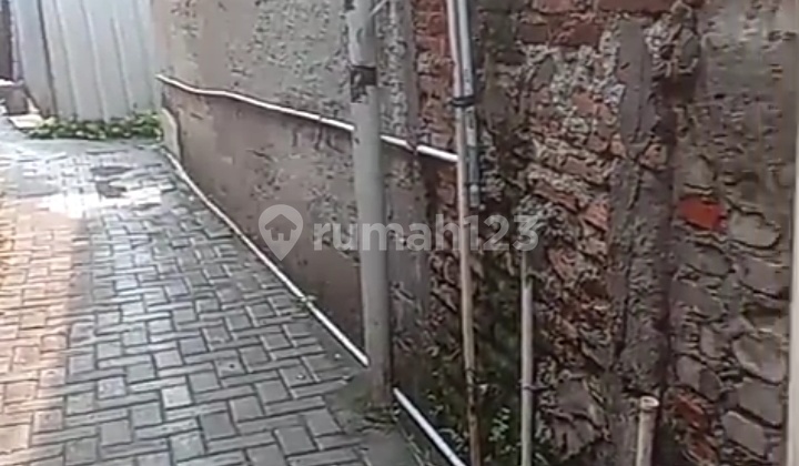 Sell Comfortable House in Cipondoh Area Sell Comfortable House in Cipondoh Area