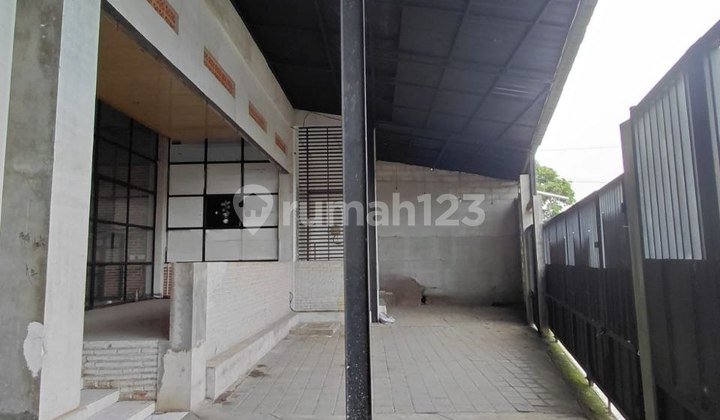 Translation: "Boarding House 3 Floors 35 Rooms 35 Bathrooms Unfurnished Near Binus Plaza Rs Persada" 2