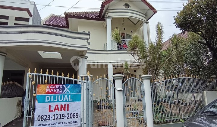 Rumah SHM Bagus Bebas Banjir 2 Lt di Kemang Pratama