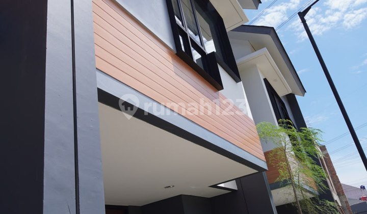 Rumah Siap Huni 2 Lantai SHM Dkt Akses MRT