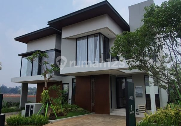Modern 2-Storey House in Premium Lake Area 2