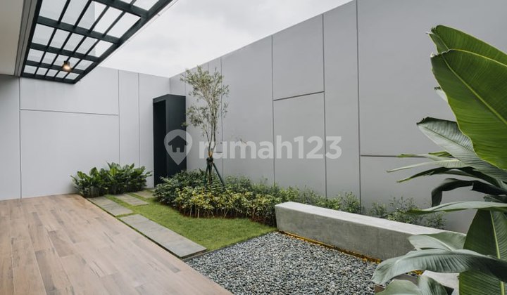 Rumah Mewah 3 Lantai + Private Lift di Bojongsari Depok 2