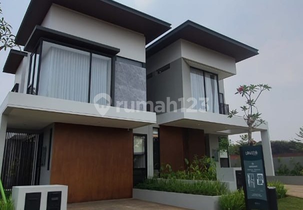 Rumah Modern 2 Lantai di Kawasan Danau Premium
