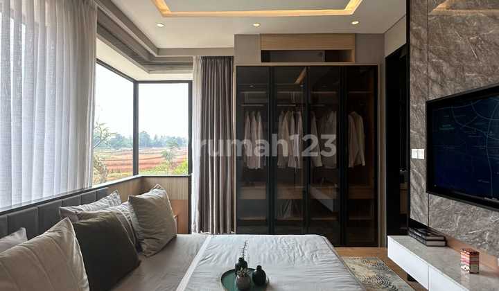 Elegansi Rumah Modern di Kawasan Danau 2