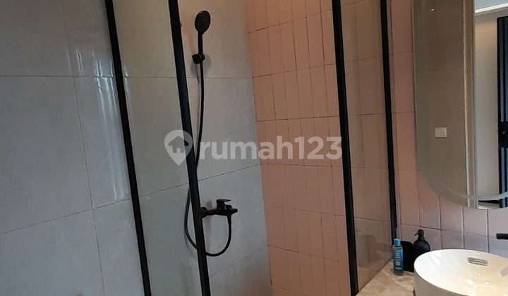 Rumah Premium 4 Kamar Tidur di Kawasan Danau Dekat Sekolah Internasional 2