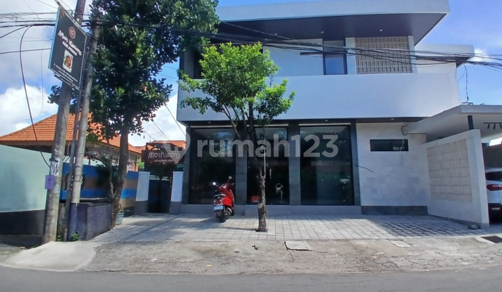 Modern Semi-Villa House in Umalas Area | Private Living Resort Feel, Ready to Move In