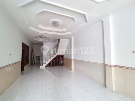 Rumah Besar di Jantung Kuta - 7 Kamar, Akses Sunset Road, Harga Turun! Rumah Besar di Jantung Kuta - 7 Kamar, Akses Sunset Road, Harga Turun!