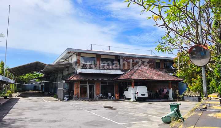 Large Commercial Building 2,390M² - Ready to Use for Business.
