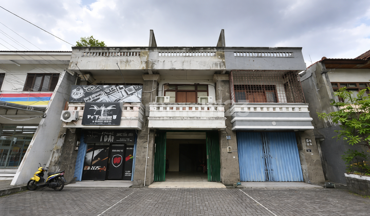 2 Dunia Dalam 1 Properti! Ruko Aktif + Rumah 3 Lantai Terkoneksi di Jalur Denpasar-Pemecutan Kaja