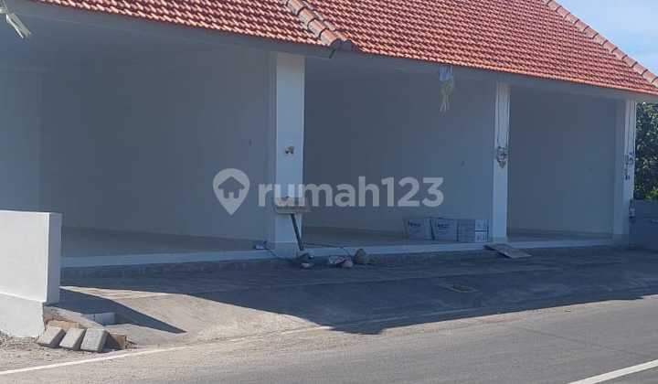 Strategic Shop House for Rent at Seseh Munggu Beach - Suitable for Business