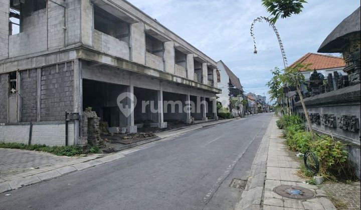 (A)Prime Commercial Spot in Batu Mejan - Ready to Become a Profit Machine! Modern Shophouse in the Heart of Canggu | 3 Exclusive Blocks