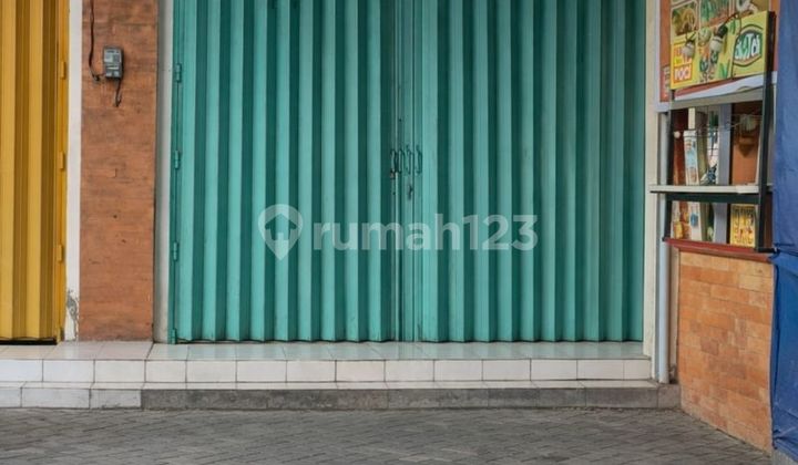 3-Storey Shop House with Office Building Feel in Kerobokan Kaja - 405 m² Business Space, Front Parking, North-Facing! 2