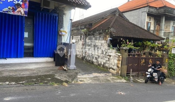 Rumah Bali Asli 409M² di Peguyangan - Halaman Luas, Nuansa Tradisional, 2,1M! 2