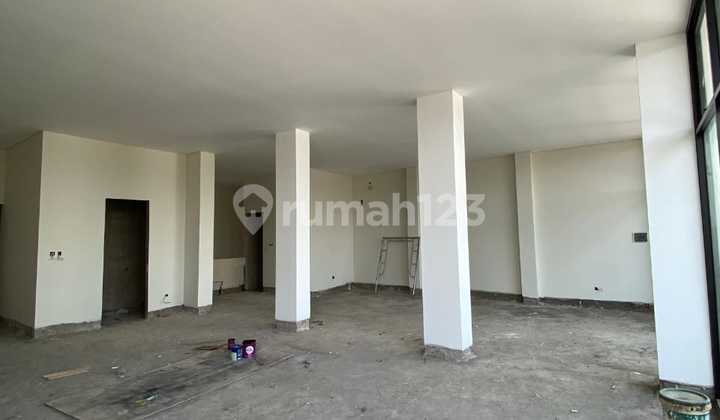 Not an Ordinary Shop House - This is a Ready-to-Use Head Office in Kayu Tulang Canggu. Not an Ordinary Shop House - This is a Ready-to-Use Head Office in Kayu Tulang Canggu.