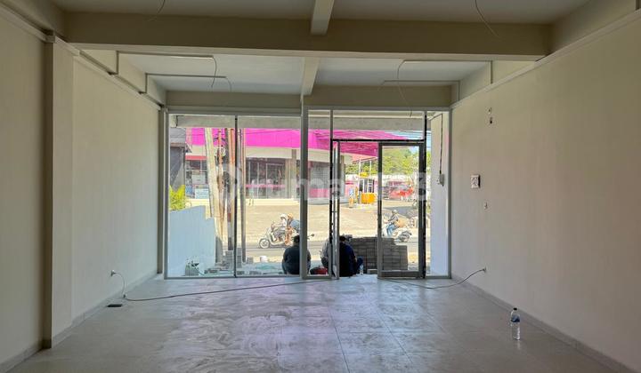 Iconic 3-Storey Shop House + Basement & Rooftop - Ready to Become a Business Magnet in Benoa. 2