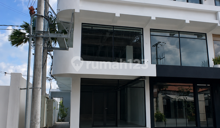 Main Road Shop House, Pantai Pererenan, Business Address for Winners 1