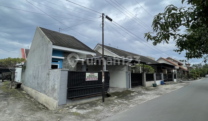 House Near Solo Toll Exit and Close to Solo City Center 2