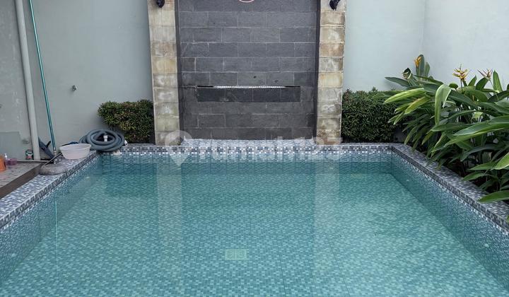 Rumah Mewah dan Kolam Berenang Pribadi di Jalan Gatot Subroto Medan