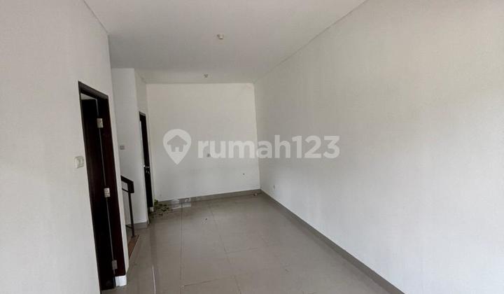 Rumah 2 Lantai Ada Kolam Renang Ready Stock 2