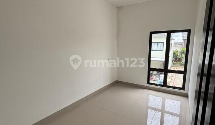 Rumah 2 Lantai Asri Cakep Ada Kolam Renang Cicilan Cuma 4 Jutaan! 2