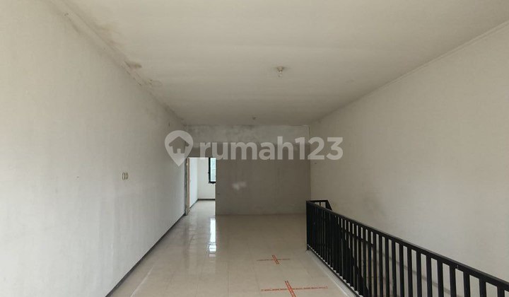For Sale: Kendalsari Nirwana Executive Shop House 2