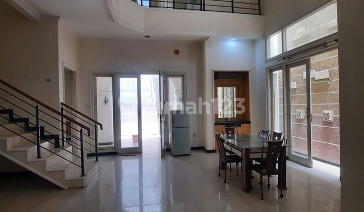 Rumah Dharmahusada Indah Timur 2