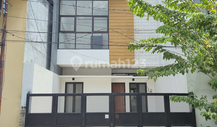 For Sale: House in Tandes Asri / Darmo Harapan 1