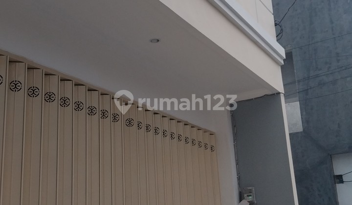 2-Story Shop House New Building Fresh. Spacious Parking. Busy Area 2-Story Shop House New Building Fresh. Spacious Parking. Busy Area