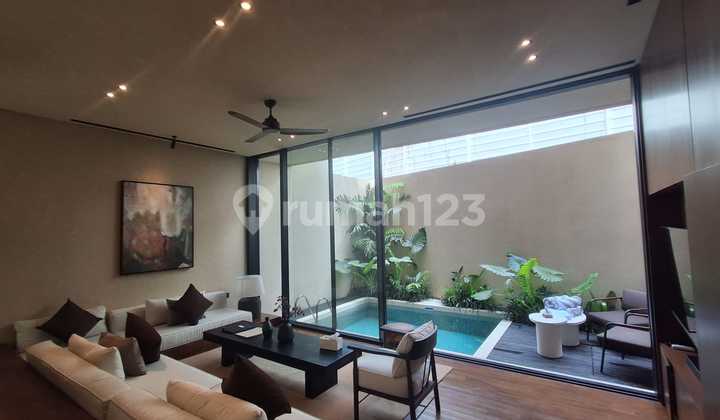 4 Bedroom Villa for Sale in Berekat with Finns Beach Club and Atlas Beach Club