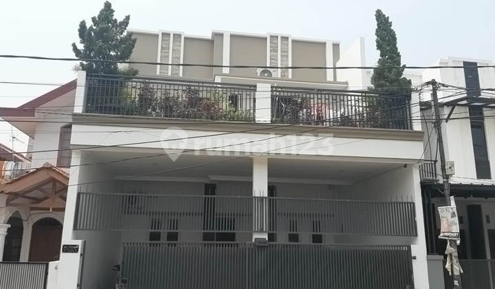 Rumah Bagus 2 Lantai di Perumahan Jakapermai Bekasi Kota Rumah Bagus 2 Lantai di Perumahan Jakapermai Bekasi Kota