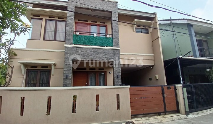 Rumah 2 Lantai, di Jatiwarna Kota Bekasi Rumah 2 Lantai, di Jatiwarna Kota Bekasi