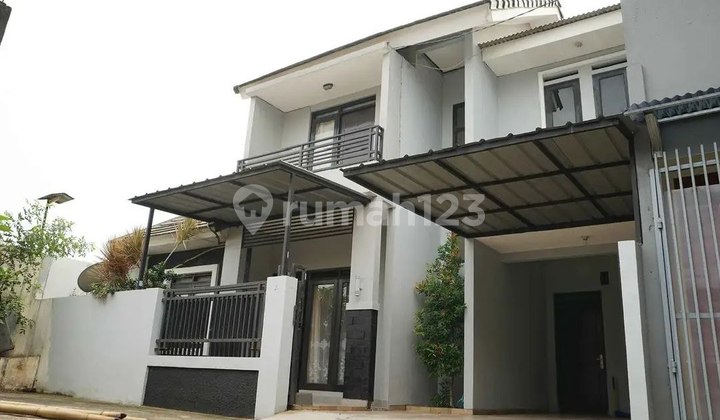Minimalist 2-Storey House in Jatiwaringin Cluster, Pondok Gede 2