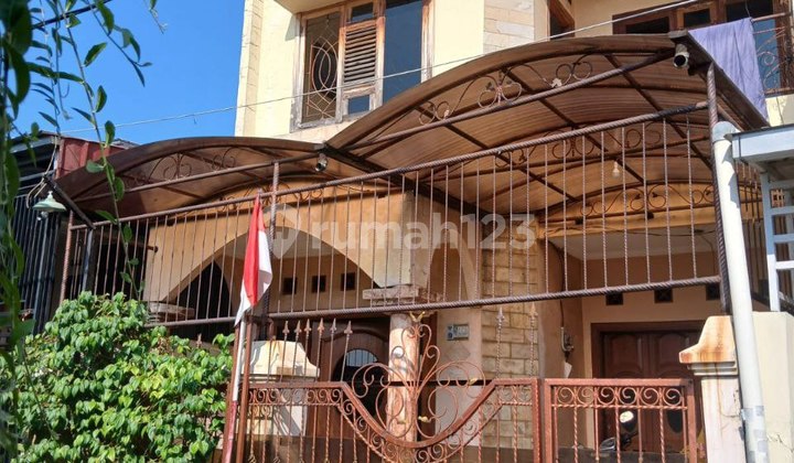 Dijual Rumah 2 Lantai di Kalisari Pasar Rebo Jakarta Timur