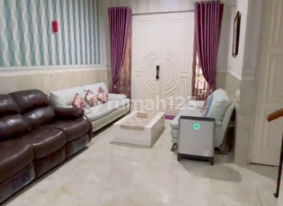 Rumah Mewah di Royal Pulogebang Residence Jakarta Timur 2