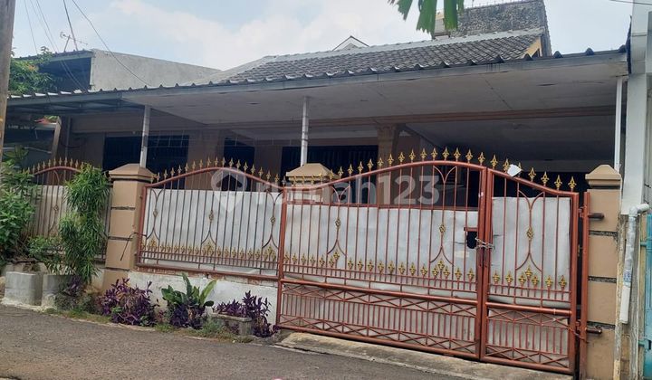 Disewakan Rumah 1 ½ Lantai di Pondok Kopi Jakarta Timur