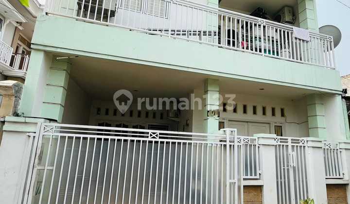 Rumah 2 Lantai di Jalan Swadaya,Duren Sawit,Jakarta Timur