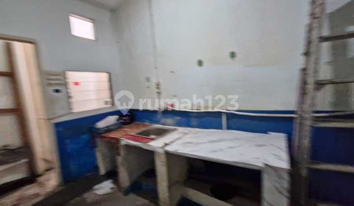 Exclusive 4-Story Shop House Suitable for Business & Office in Buaran, East Jakarta Exclusive 4-Story Shop House Suitable for Business & Office in Buaran, East Jakarta