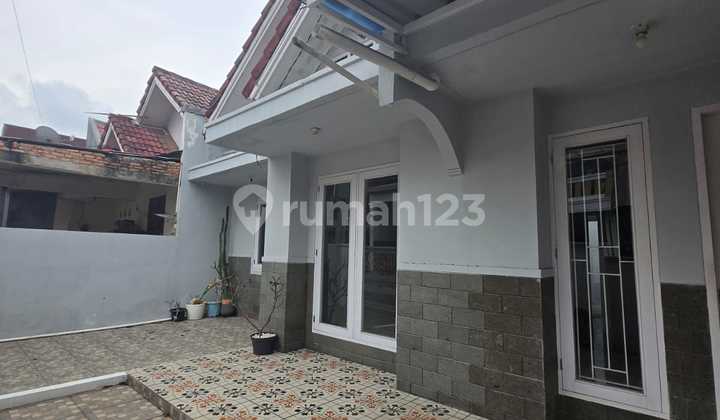 For Sale House in Taman Harapan Baru, Pejuang, Bekasi City. 2
