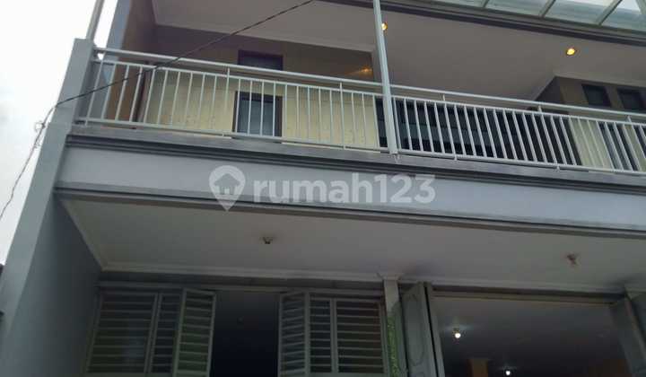Ruang Usaha 2Lt Siap Huni di Prapatan Bogor Bekasi