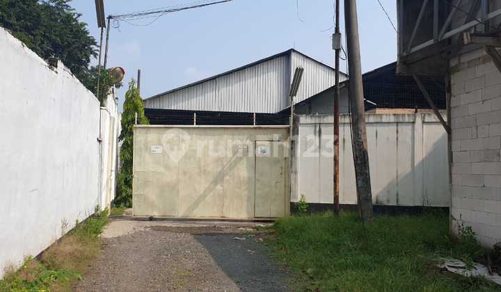 Gudang di Jalan Raya Narogong Bekasi
