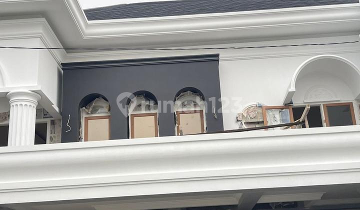 Rumah 2 Lantai di Eramas 2000 Jakarta Timur 2