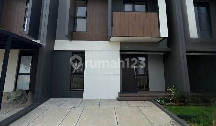Rumah Minimalis Asri & Nyaman 2 Lantai di Summarecon Crown Gading Bekasi 1