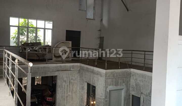 House Location by the Roadside Suitable for Business in Pulogebang Permai, East Jakarta 2