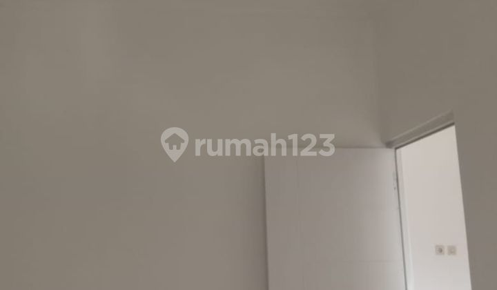 Rumah di Mutiara Gading City , Dalam Cluster Somerset , Bekasi 2