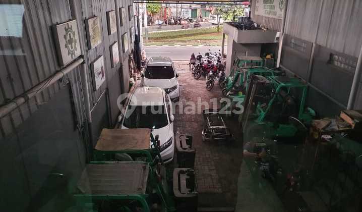Attached Ruko 2 Strategy on the Main Street of Penggilingan, East Jakarta 2