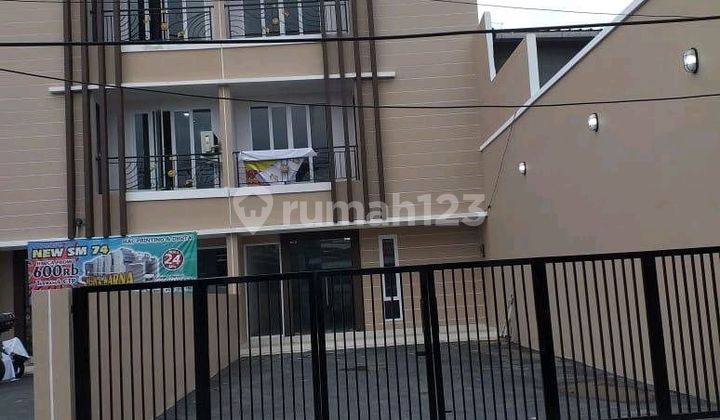 Dijual Ruko Lokasi Strategis Lt 6X18 Jalan 2 Mobil