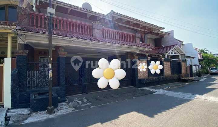 For Sale 2-Storey House in East Tebet, South Jakarta