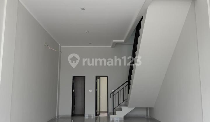 For Rent: Crystal Uamrecon Shop House, Bekasi 2