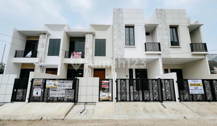 Dijual Rumah 2 Lantai di Harapan Indah Bekasi